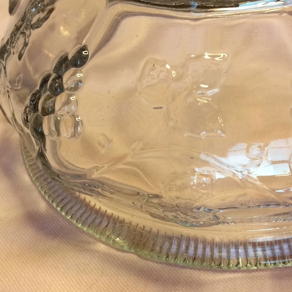 FINAL SALE PRICE Grape Clusters and Leaves Glass Bowl - Picture 3 of 4